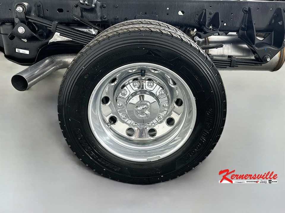 2026 Ram 4500 & 5500 - Image 15 of 20