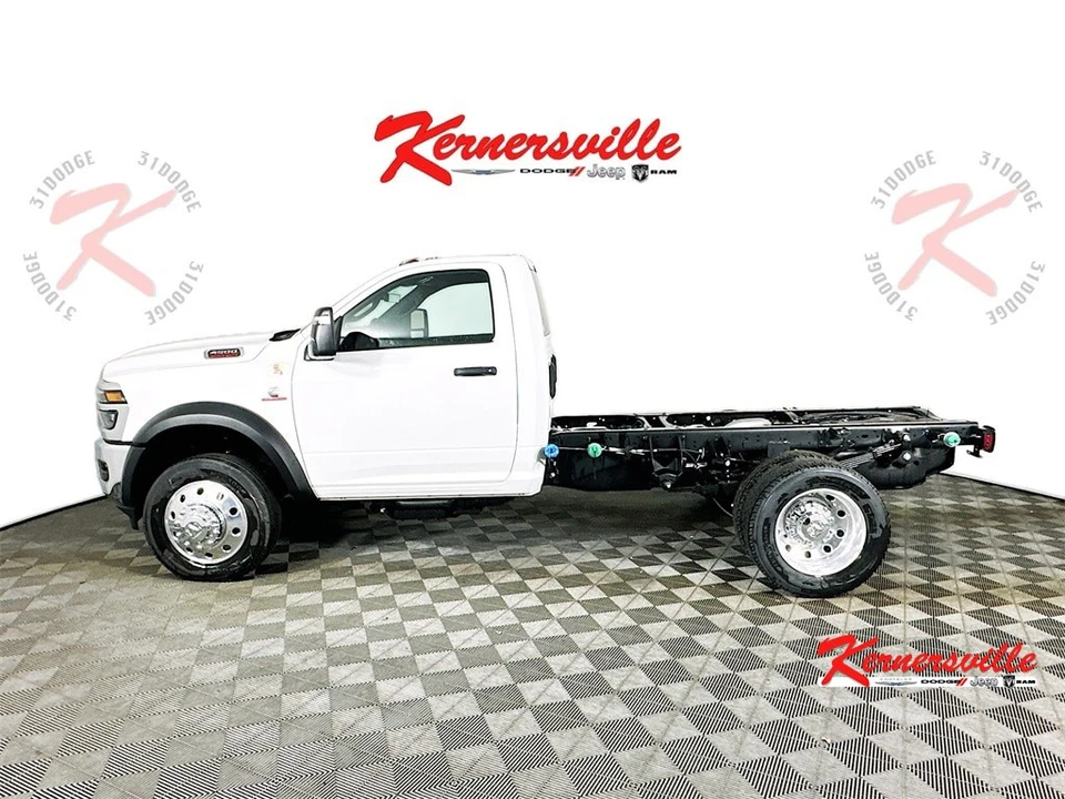 2026 Ram 4500 & 5500 - Image 4 of 21