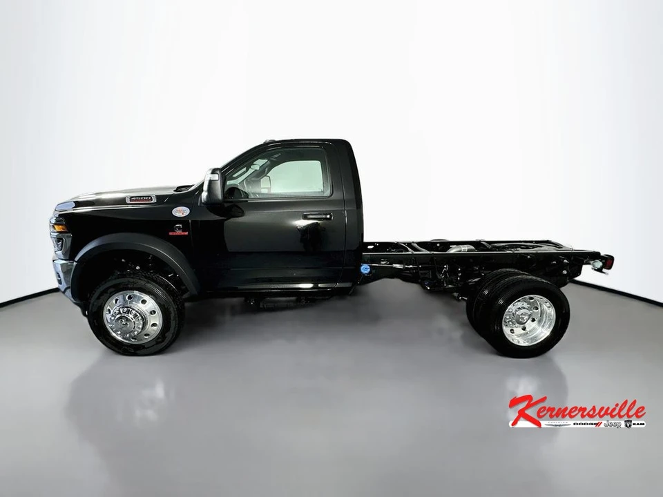 2026 Ram 4500 & 5500 - Image 4 of 20