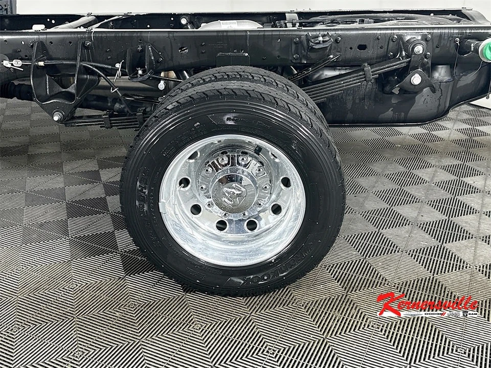 2026 Ram 4500 & 5500 - Image 16 of 20