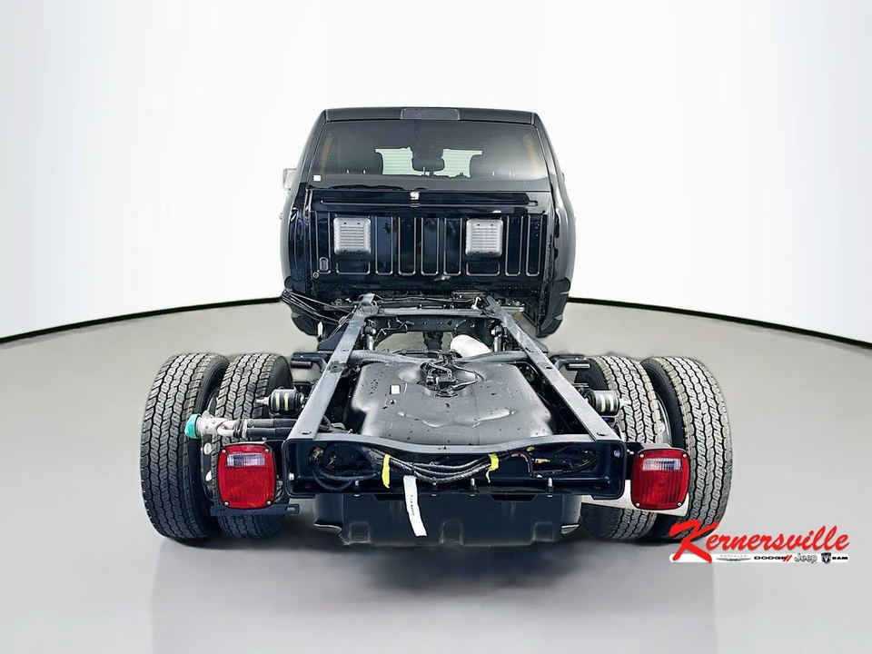 2026 Ram 4500 & 5500 - Image 6 of 21