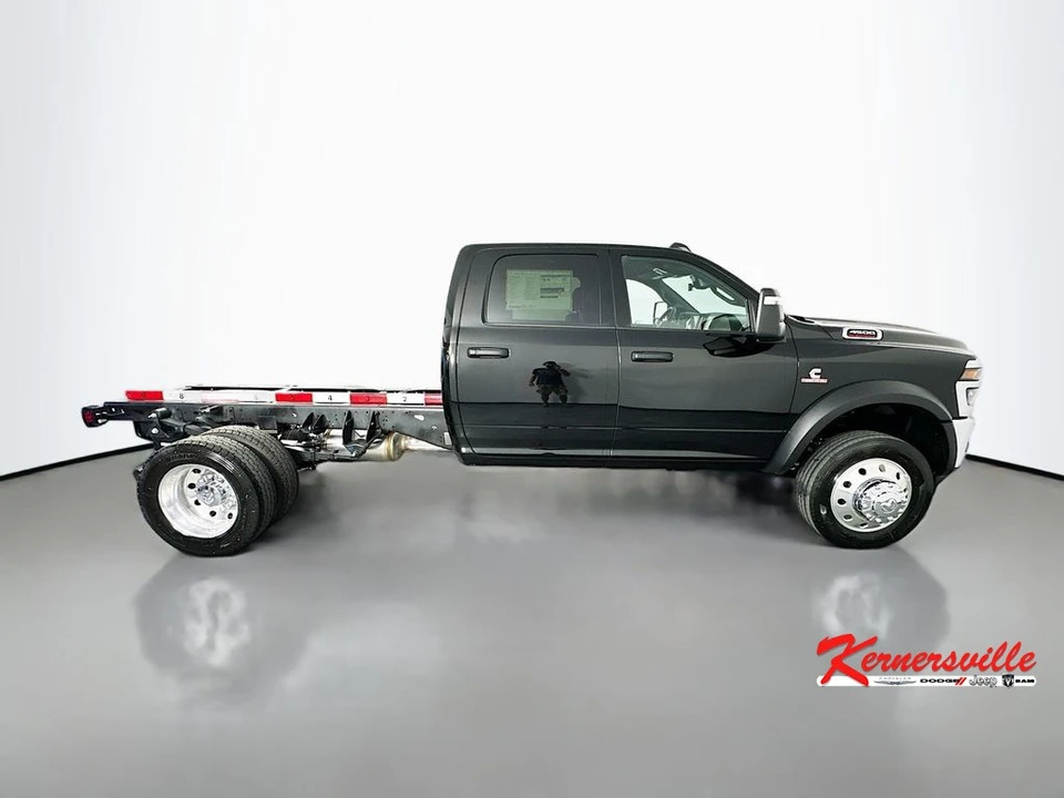 2026 Ram 4500 & 5500 - Image 8 of 21