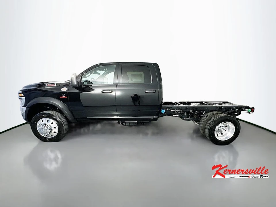 2026 Ram 4500 & 5500 - Image 4 of 20