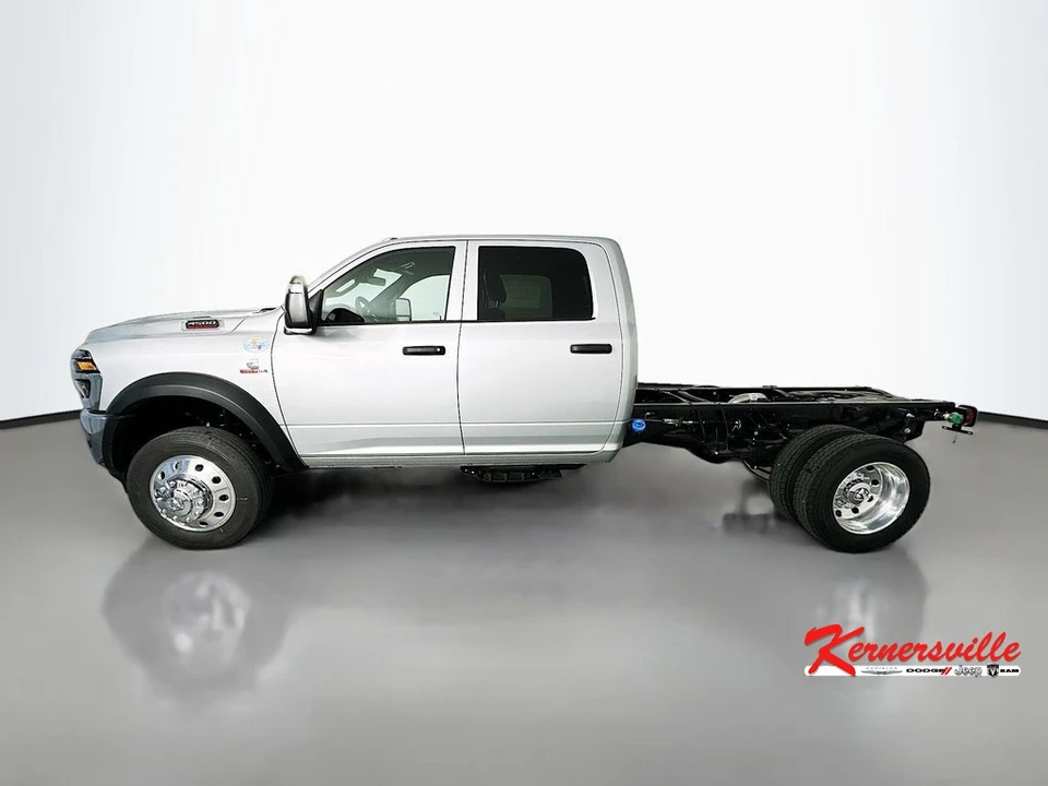 2026 Ram 4500 & 5500 - Image 4 of 21