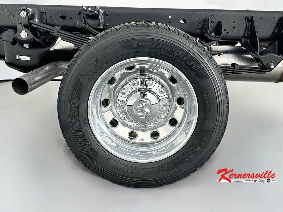 2026 Ram 4500 & 5500 - Image 15 of 21