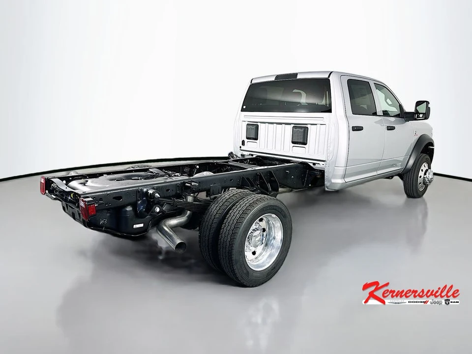2026 Ram 4500 & 5500 - Image 7 of 20