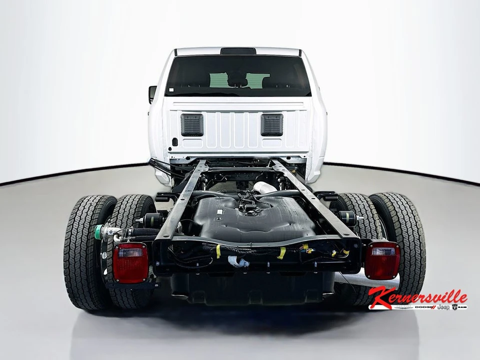 2026 Ram 4500 & 5500 - Image 6 of 20