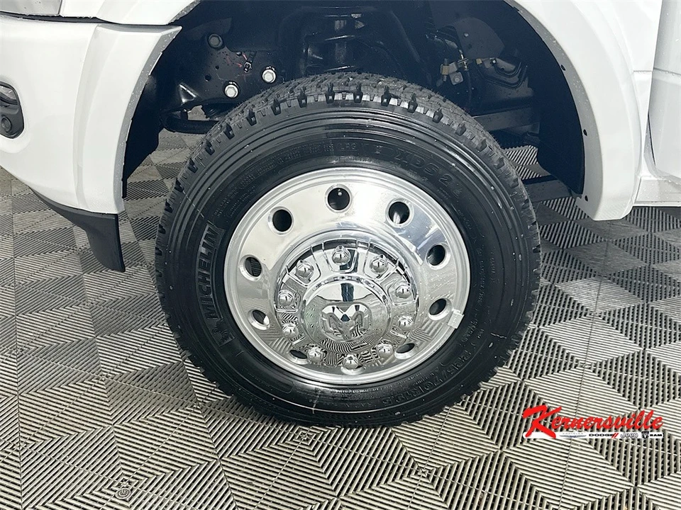 2026 Ram 4500 & 5500 - Image 16 of 20