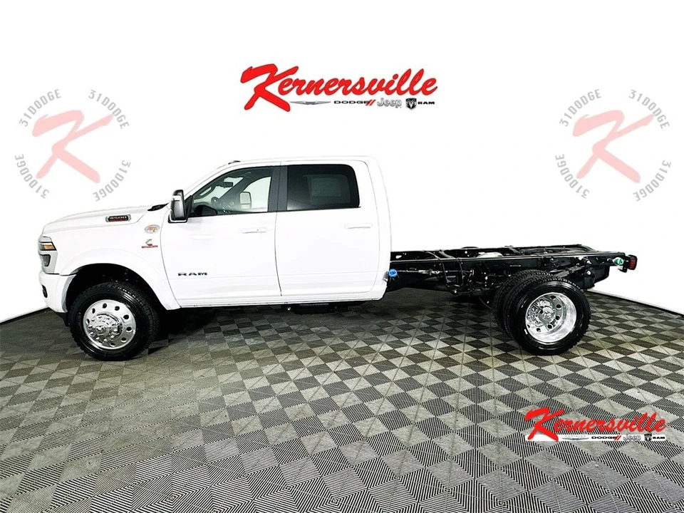 2026 Ram 4500 & 5500 - Image 4 of 20