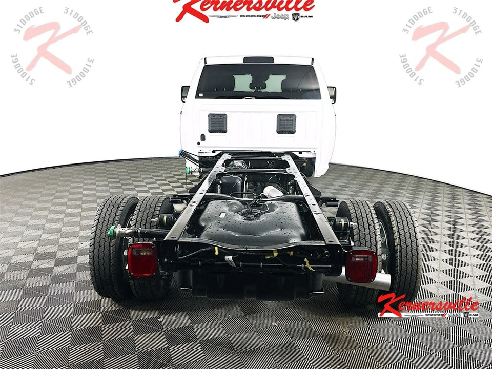 2026 Ram 4500 & 5500 - Image 6 of 20