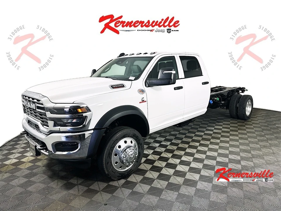 2026 Ram 4500 & 5500 - Image 3 of 20
