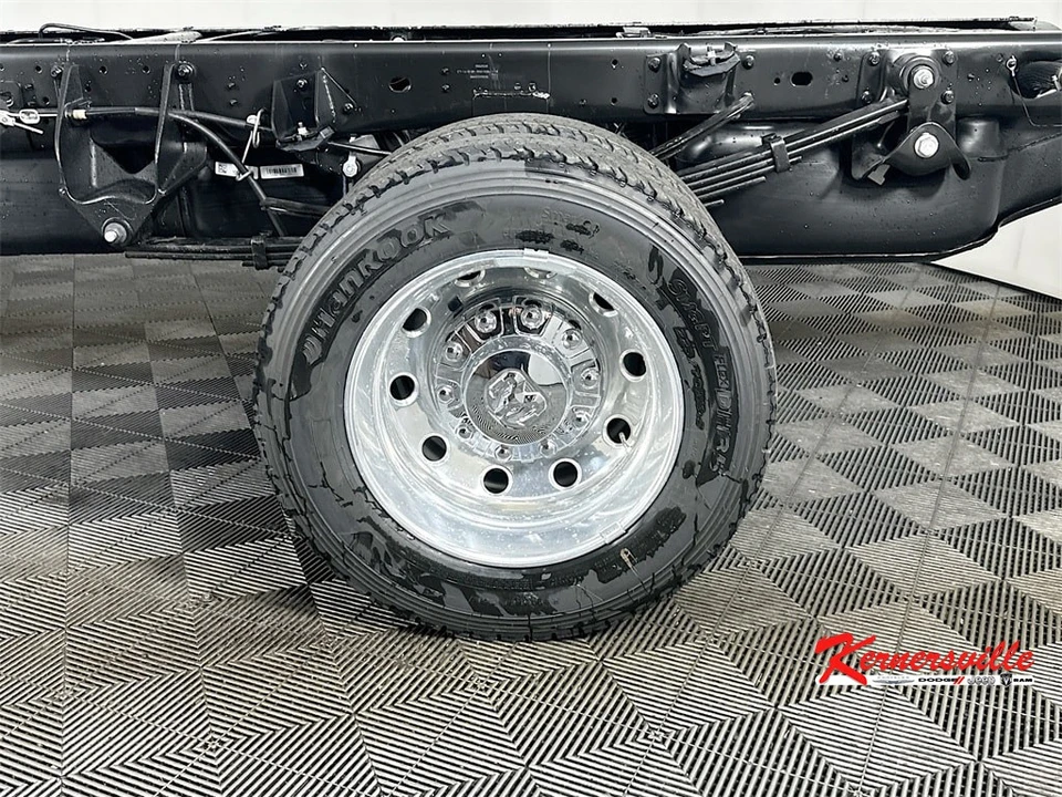 2026 Ram 4500 & 5500 - Image 16 of 20