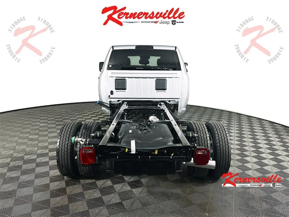 2026 Ram 4500 & 5500 - Image 6 of 12