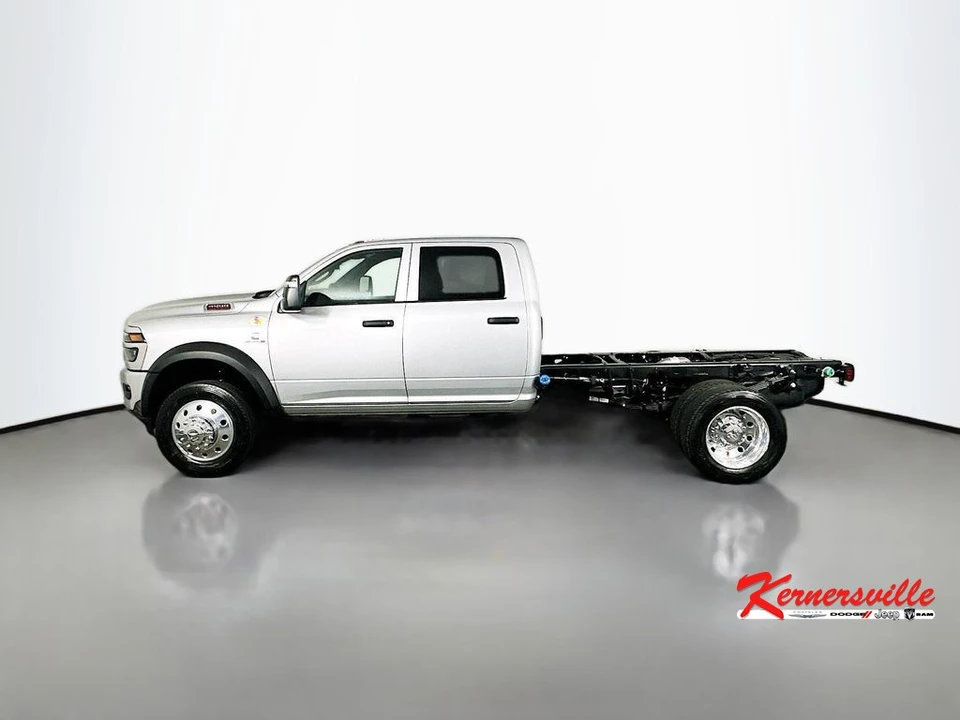 2026 Ram 4500 & 5500 - Image 4 of 20