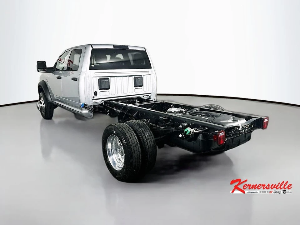 2026 Ram 4500 & 5500 - Image 5 of 12
