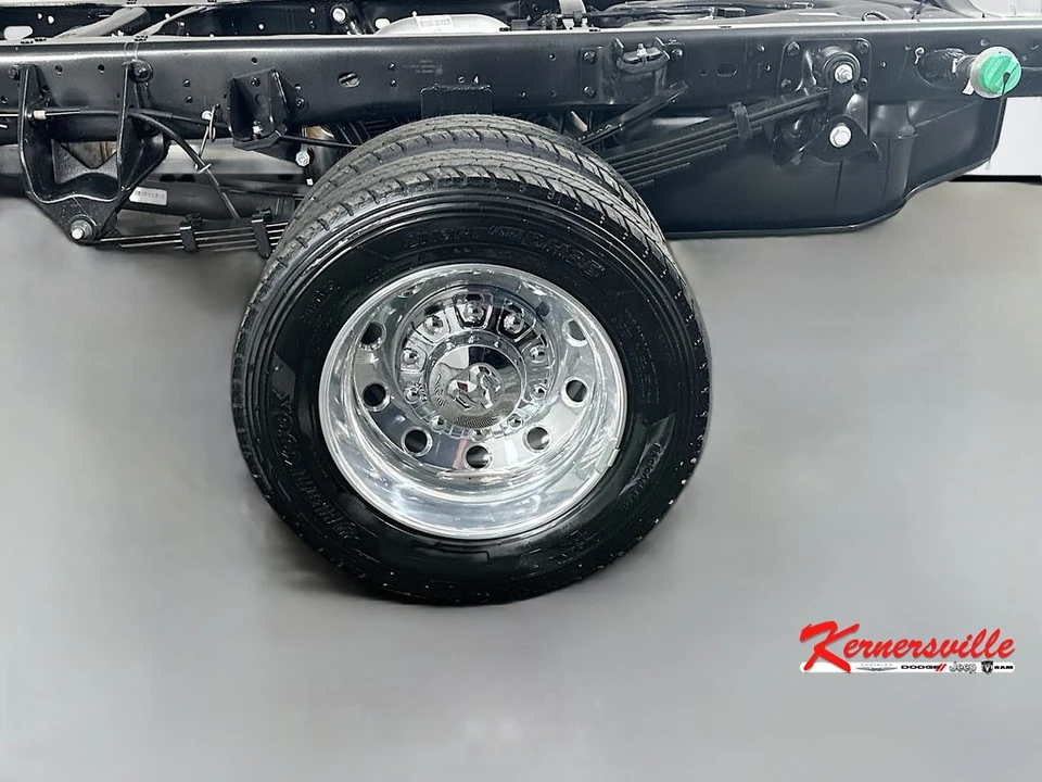 2026 Ram 4500 & 5500 - Image 16 of 20