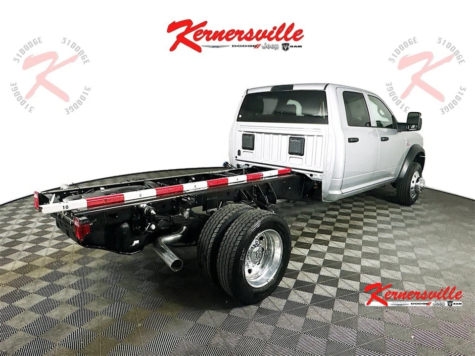 2026 Ram 4500 & 5500 - Image 7 of 12