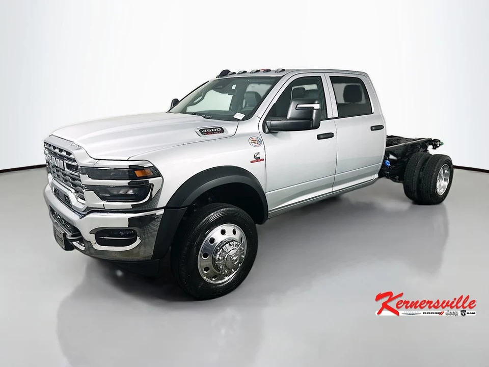 2026 Ram 4500 & 5500 - Image 3 of 20