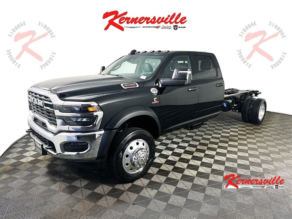 2026 Ram 4500 & 5500 - Image 3 of 12