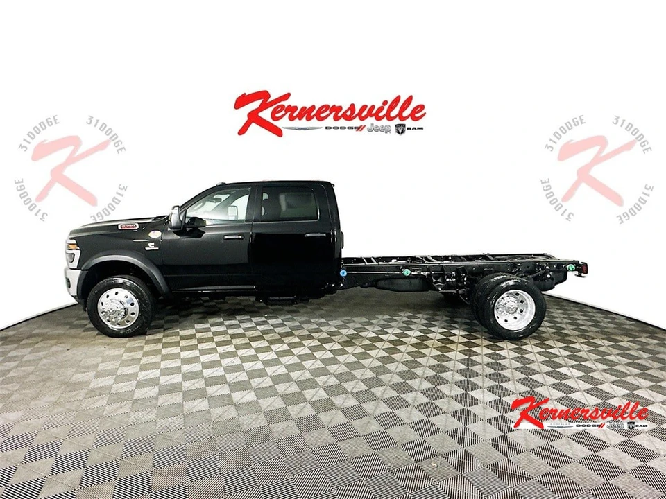 2026 Ram 4500 & 5500 - Image 4 of 12