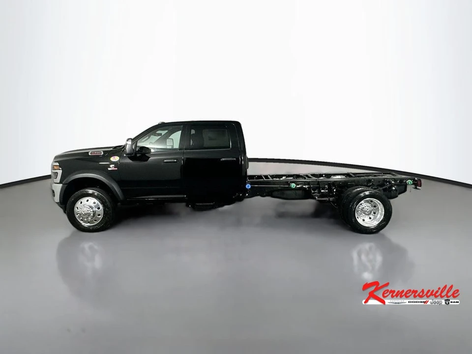 2026 Ram 4500 & 5500 - Image 4 of 12