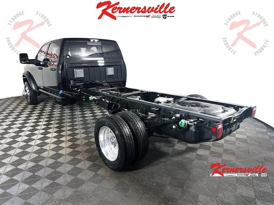 2026 Ram 4500 & 5500 - Image 5 of 12