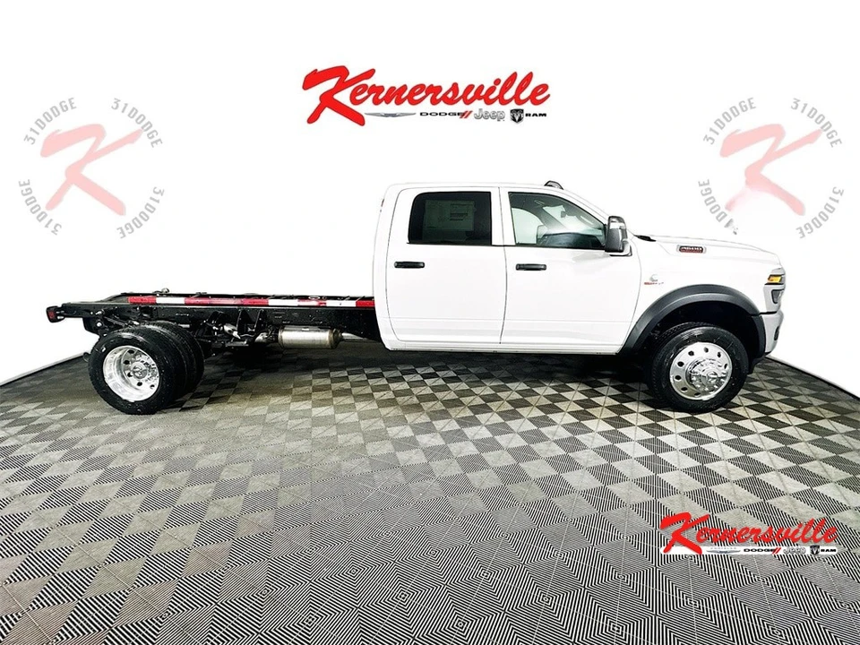 2026 Ram 4500 & 5500 - Image 8 of 12