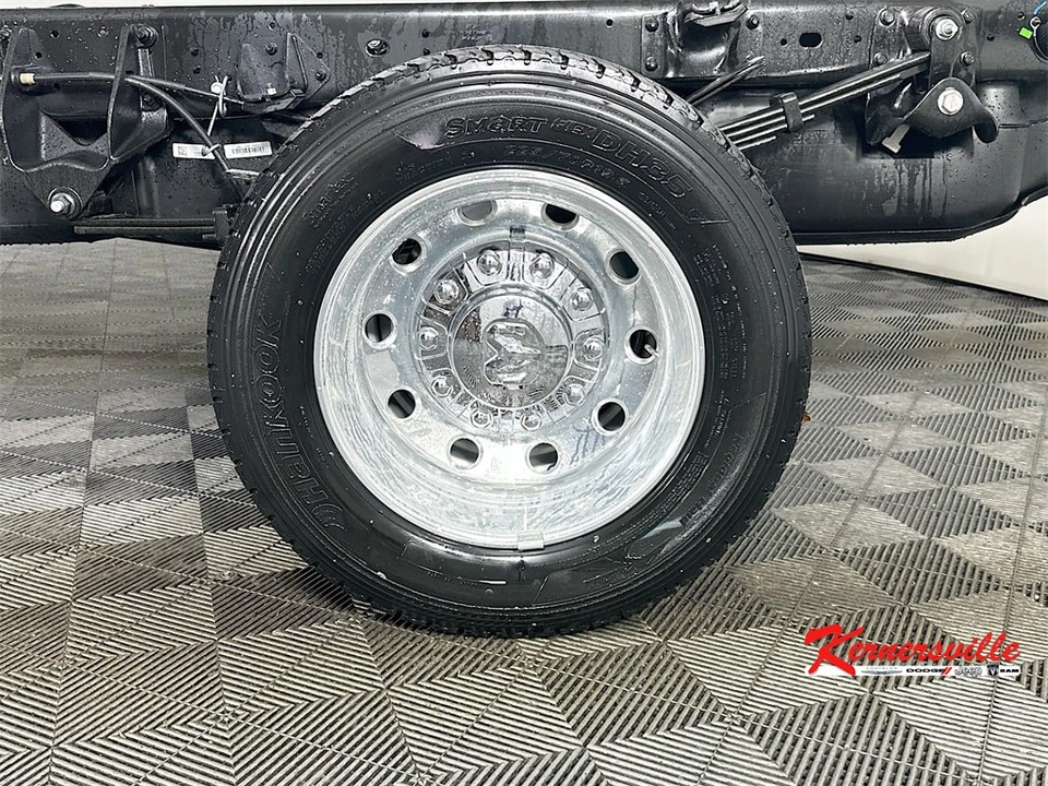 2026 Ram 4500 & 5500 - Image 16 of 21