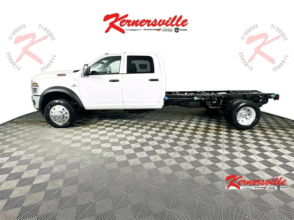 2026 Ram 4500 & 5500 - Image 4 of 12