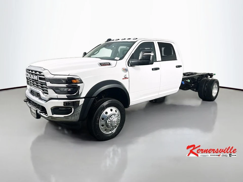 2026 Ram 4500 & 5500 - Image 3 of 12