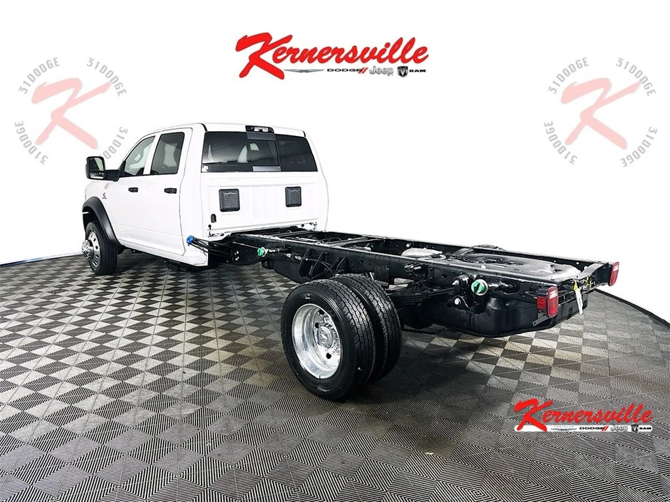 2026 Ram 4500 & 5500 - Image 5 of 12