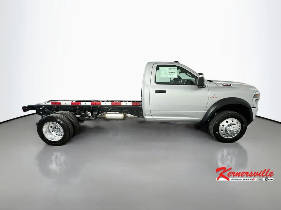 2026 Ram 4500 & 5500 - Image 8 of 20