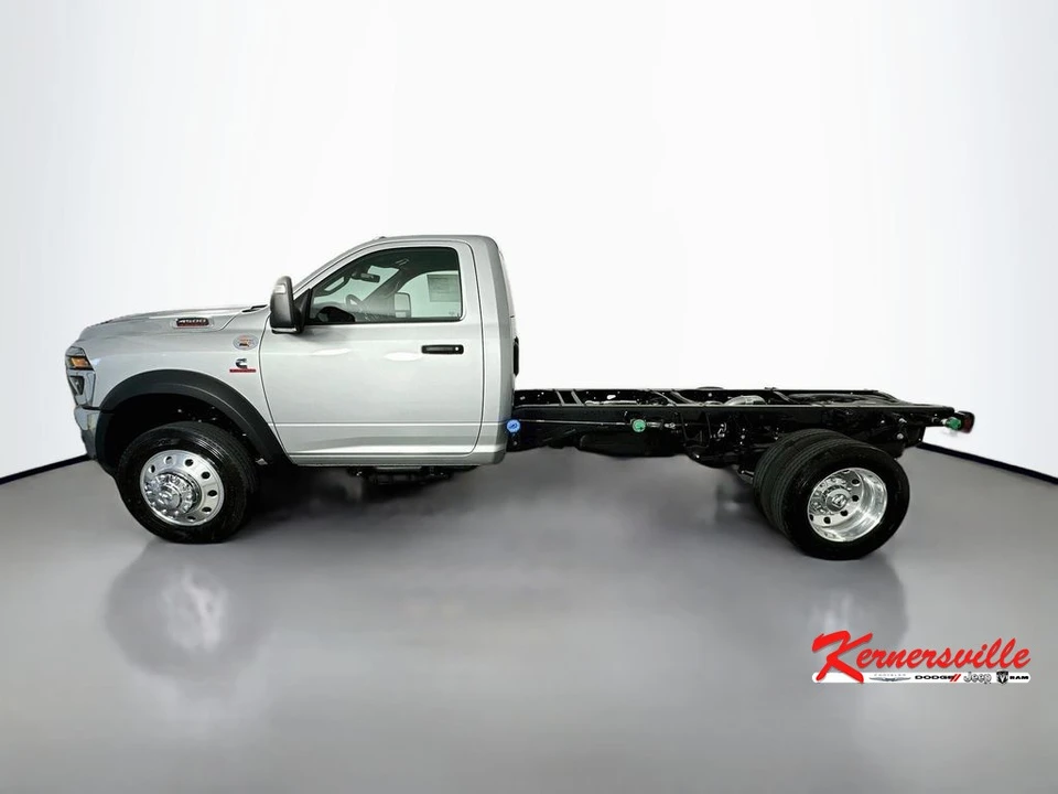2026 Ram 4500 & 5500 - Image 4 of 20