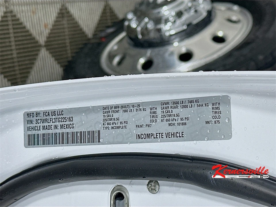 2026 Ram 4500 & 5500 - Image 18 of 20