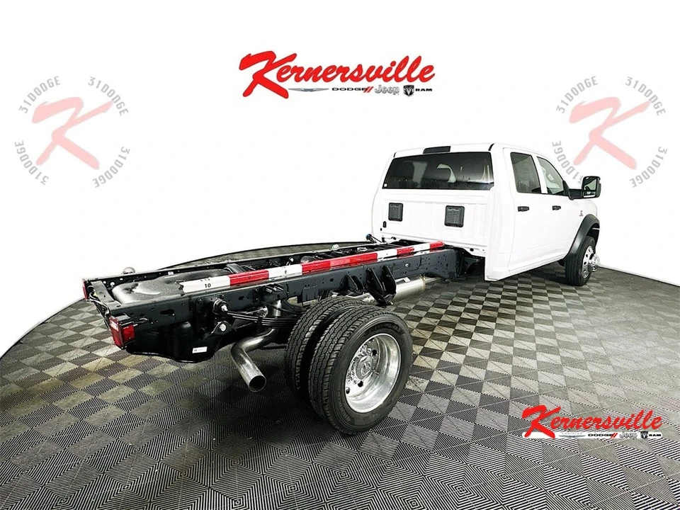 2026 Ram 4500 & 5500 - Image 7 of 20