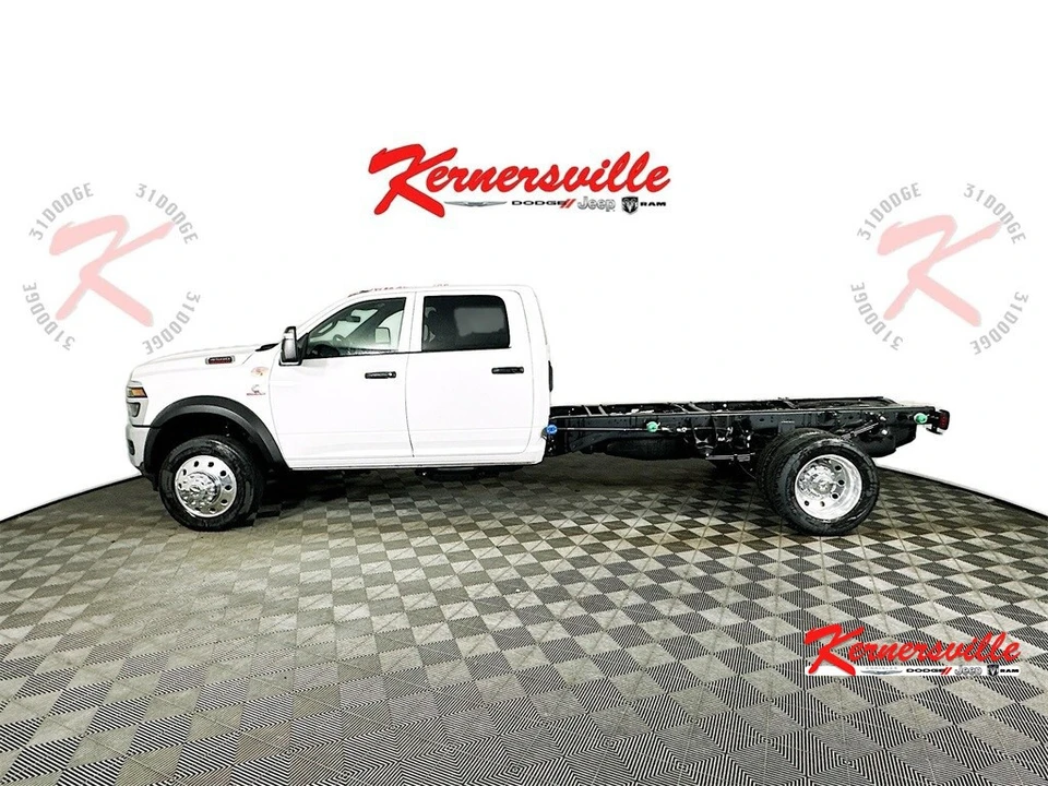 2026 Ram 4500 & 5500 - Image 4 of 20