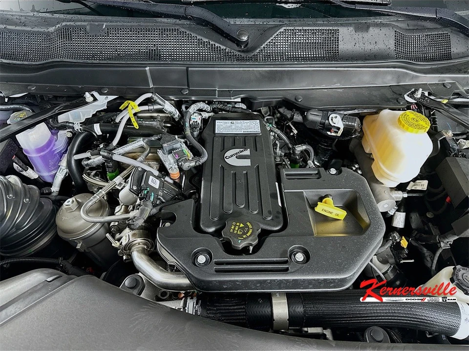 2026 Ram 4500 & 5500 - Image 17 of 20