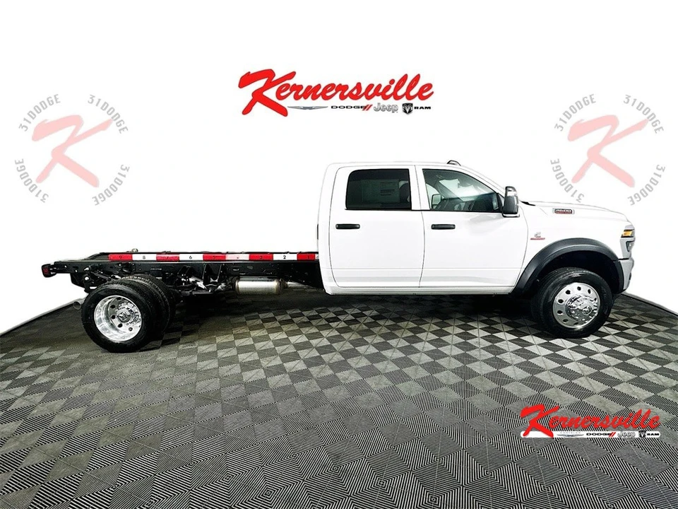 2026 Ram 4500 & 5500 - Image 8 of 12