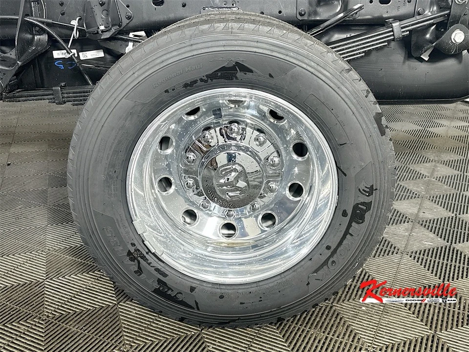 2026 Ram 4500 & 5500 - Image 17 of 21