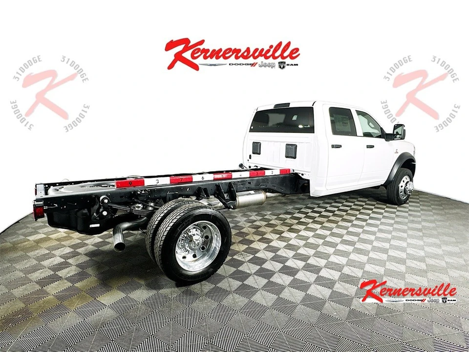 2026 Ram 4500 & 5500 - Image 7 of 12