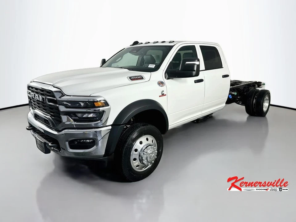 2026 Ram 4500 & 5500 - Image 3 of 20