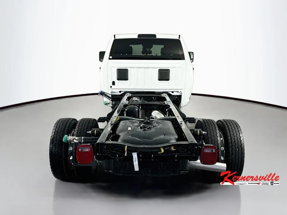 2026 Ram 4500 & 5500 - Image 6 of 20