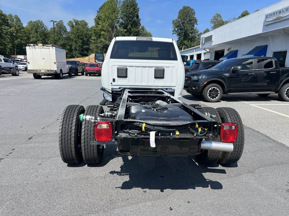2026 Ram 4500 & 5500 - Image 2 of 21