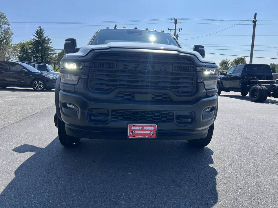 2026 Ram 4500 & 5500 - Image 5 of 21