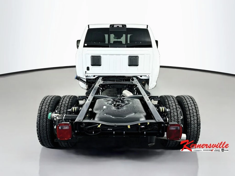 2026 Ram 4500 & 5500 - Image 6 of 21