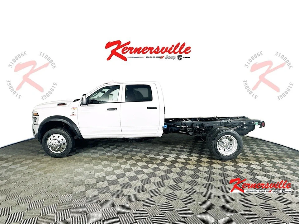 2026 Ram 4500 & 5500 - Image 4 of 21