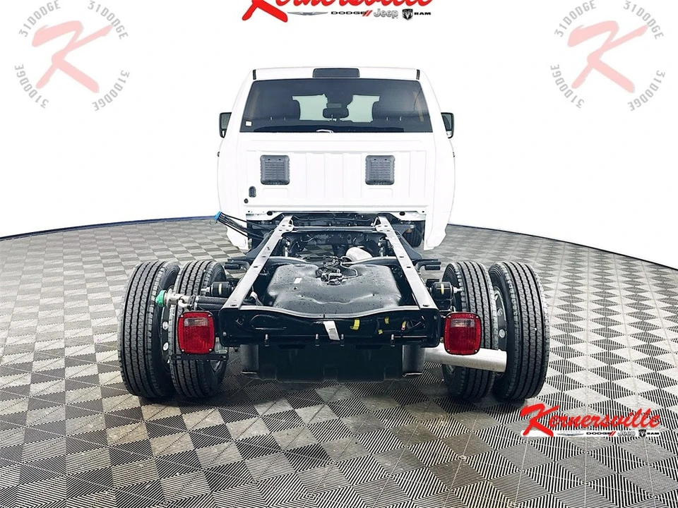 2026 Ram 4500 & 5500 - Image 6 of 21