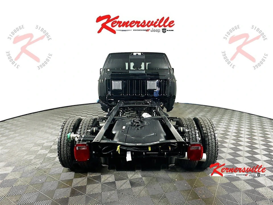2026 Ram 4500 & 5500 - Image 6 of 12
