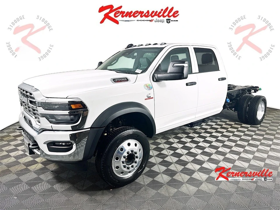 2026 Ram 4500 & 5500 - Image 3 of 20