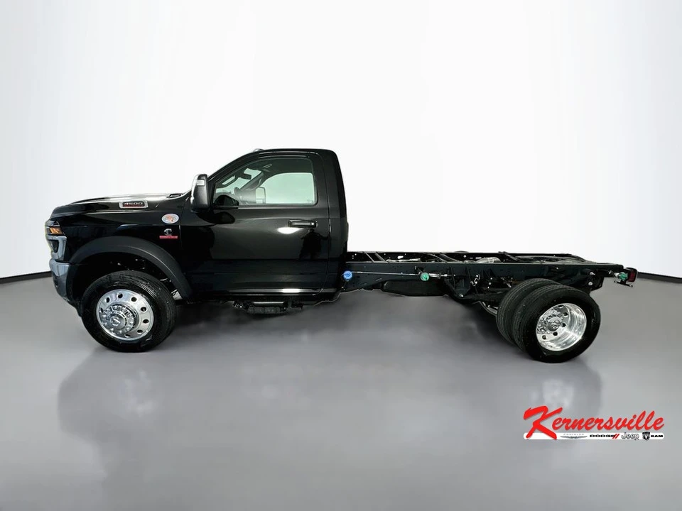 2026 Ram 4500 & 5500 - Image 4 of 21